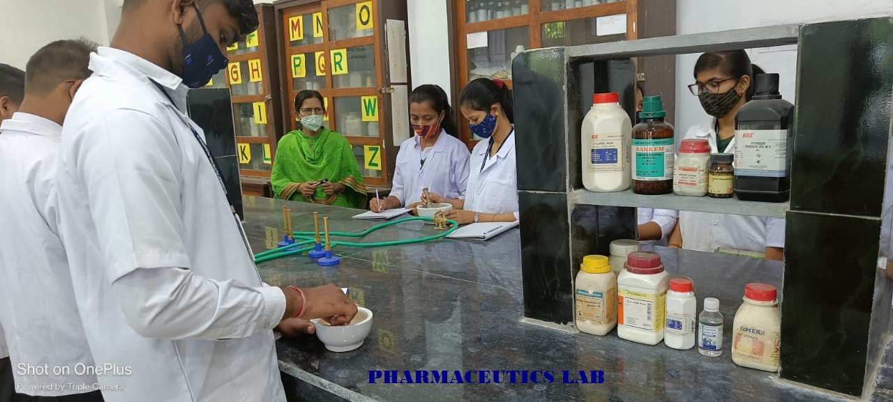 Pharmaceutics and Community Pharmacy Lab